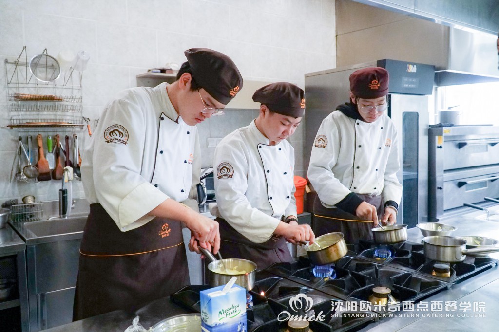 西餐厨师应该怎样提升自己的工资