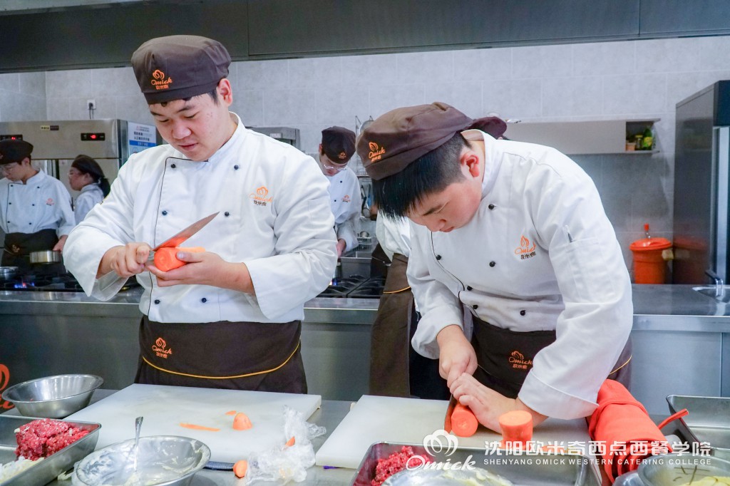 设备全面升级！沈阳欧米奇西餐实训中心