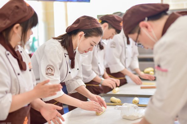 在沈阳学西点去哪个蛋糕学校