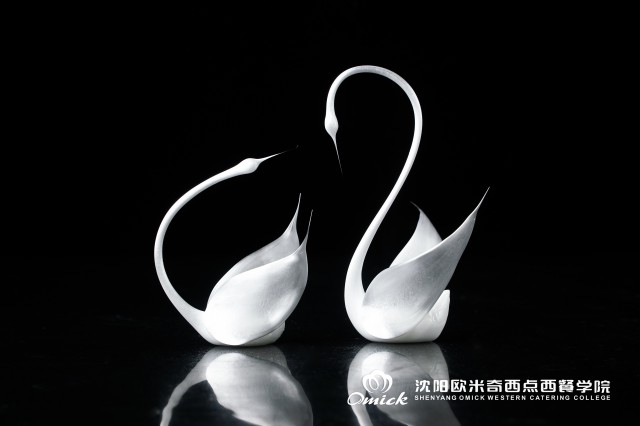 　　高考成绩公布后，面对孩子可能未达预期的情况，家长的