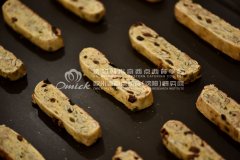 女生做烘焙学徒很累吗