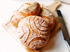 <b>面包新语软欧包的做法，很实用的收藏</b>