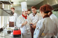 <b>【师资专访】西餐冠军李翔鹏老师：精益求精，是我的态度</b>