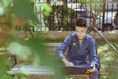 <b>【新生故事】帅气的美术老师，用行动给青春一份满意的答卷</b>