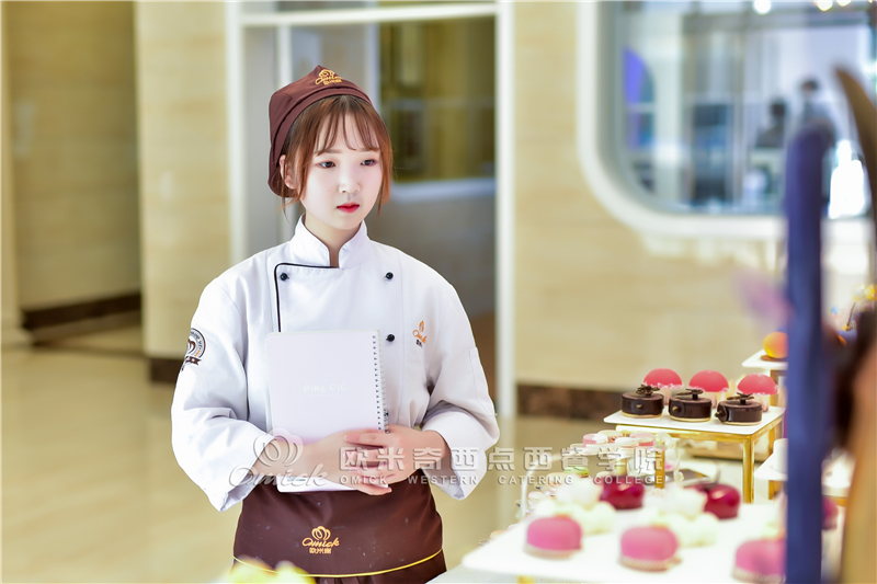 欧米奇新生故事丨发光少女的梦想养成记