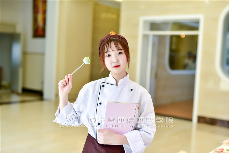 欧米奇新生故事丨发光少女的梦想养成记