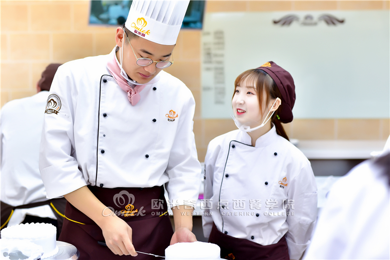 欧米奇新生故事丨发光少女的梦想养成记