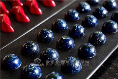 <b>西点烘焙人必懂的巧克力调温姿势！_初中生学西点技术好么</b>